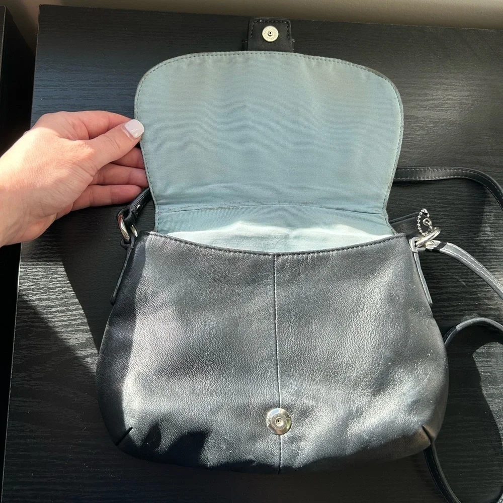 Vintage Coach SoHo Black Leather Flap Buckle Crossbody Bag
